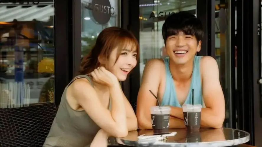 《女友的妈妈》韩国电影完整版 - 未删减高清资源 - 免费在线观看无广告