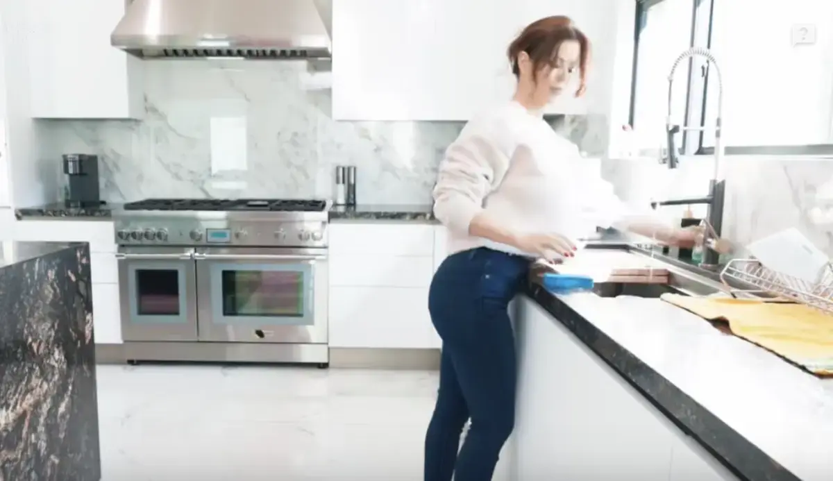 《Alexis Fawx》1080P高清画质播放-《Alexis Fawx》未删减版全集免费看-支持网盘下载