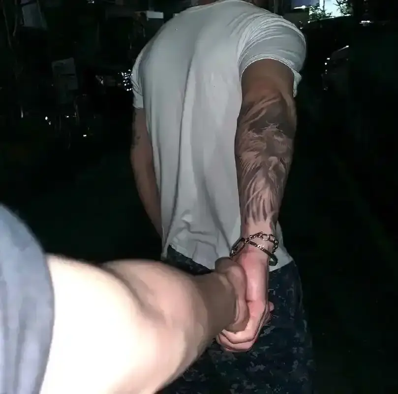 《花臂凉太×花臂老师：花臂夫妇》完整无删减版 - 1080P高清免费在线观看 - 花臂凉太×花臂老师全集无广告