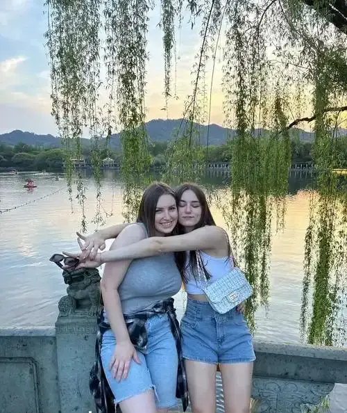 《艾玛马克斯的屈服》啄木鸟系列电影完整版在线观看-《艾玛马克斯的屈服》未删减高清免费播放-国语中字HD资源