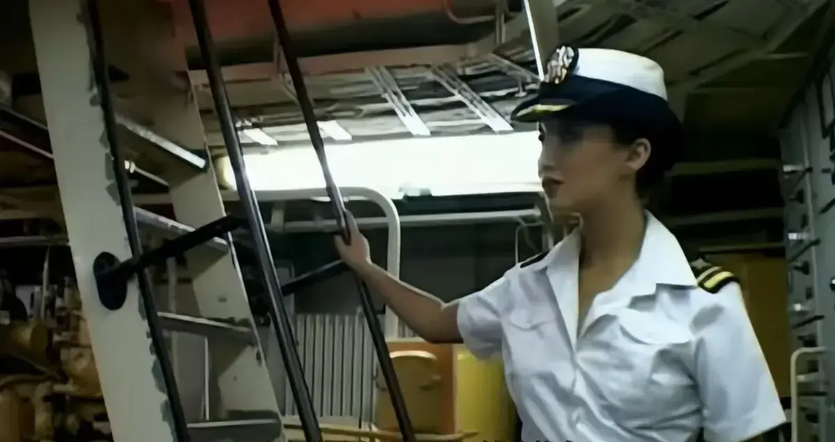 《军舰上的女兵》全12集无删减高清版-军舰上的女兵全集免费在线观看-1080P画质无广告播放