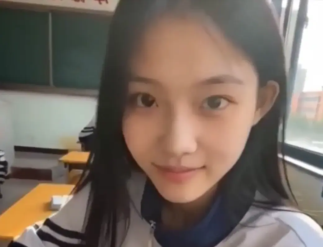 《我的十八岁女友》黄果AI短剧无删减版全集免费在线观看-高甜治愈结局超甜-4K蓝光画质星空影院热播-看完我的十八岁女友又想谈恋爱